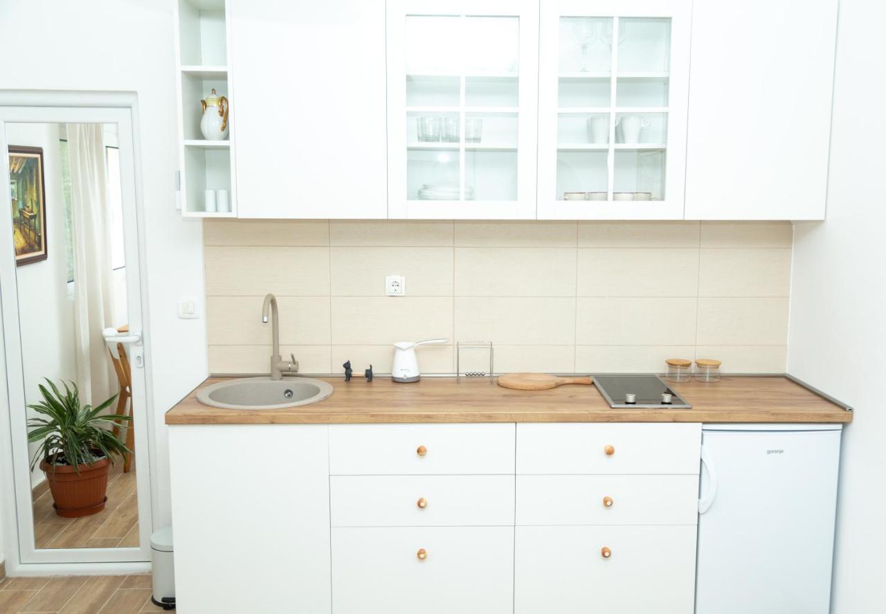 Plamenatz Studio Apartments Virpazar Exteriör bild