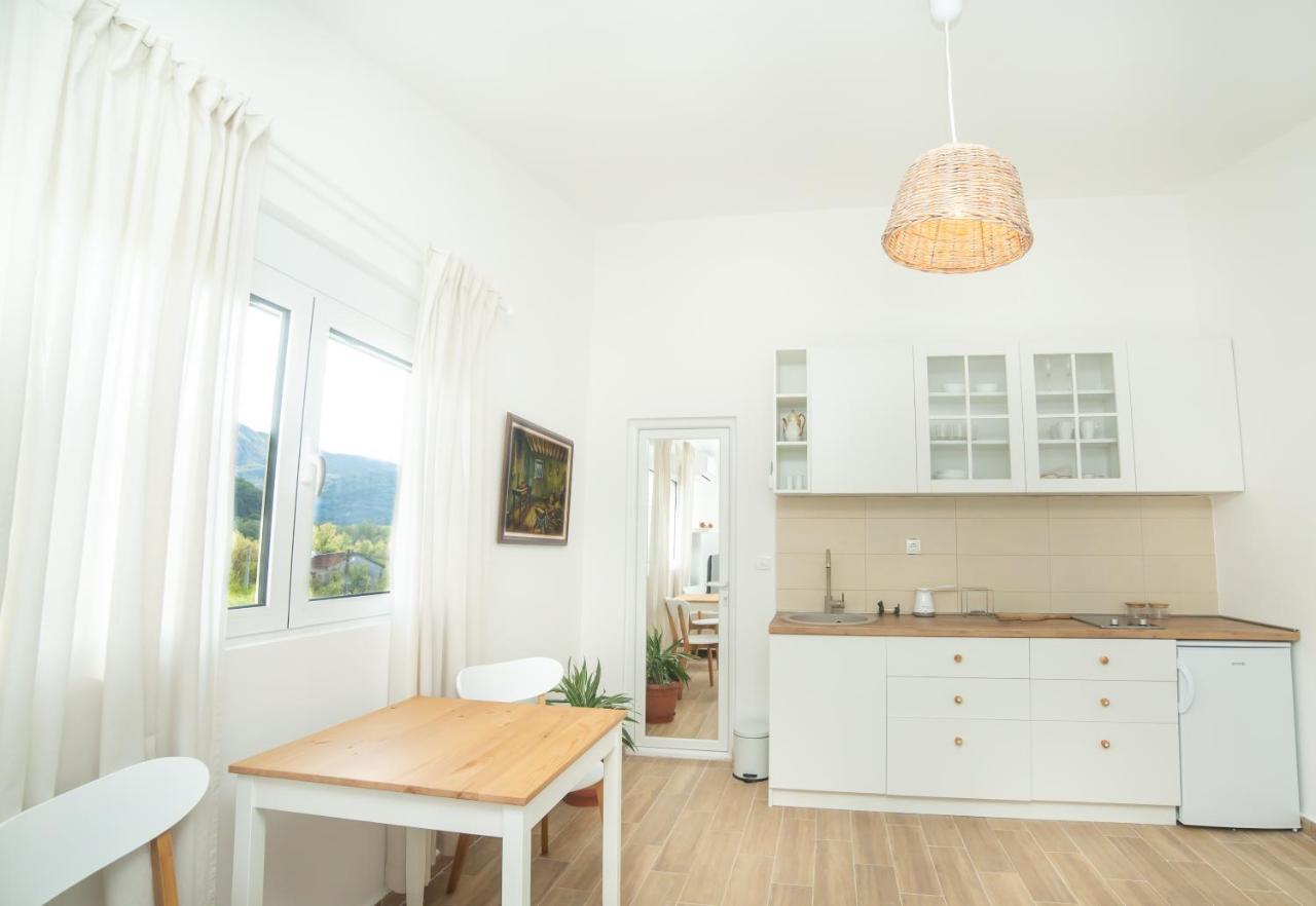 Plamenatz Studio Apartments Virpazar Exteriör bild