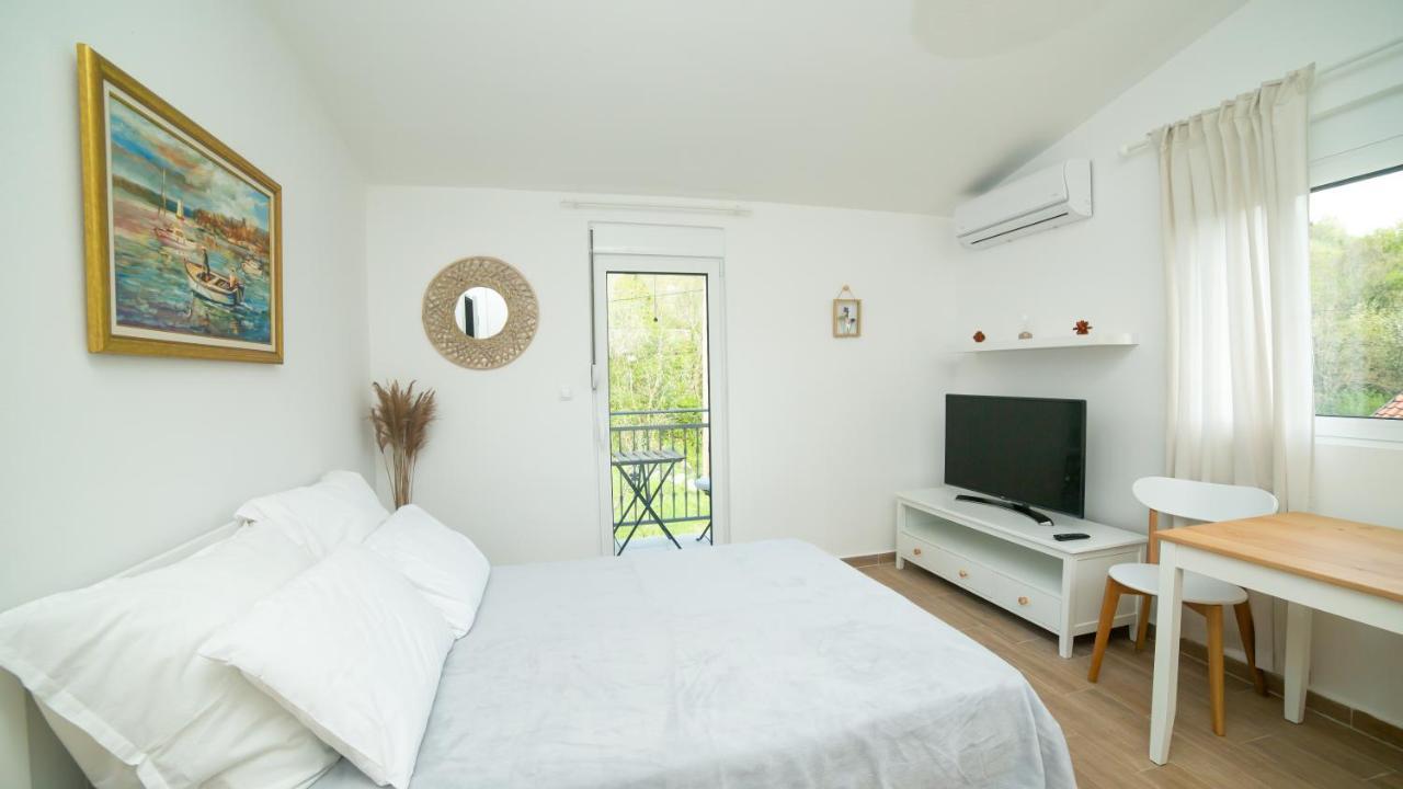 Plamenatz Studio Apartments Virpazar Exteriör bild