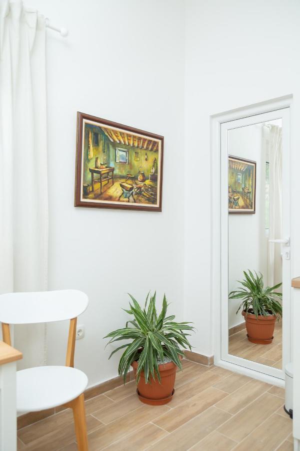 Plamenatz Studio Apartments Virpazar Exteriör bild