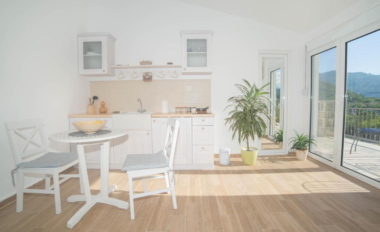 Plamenatz Studio Apartments Virpazar Exteriör bild